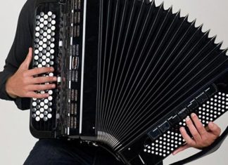 Роман Думас Баян